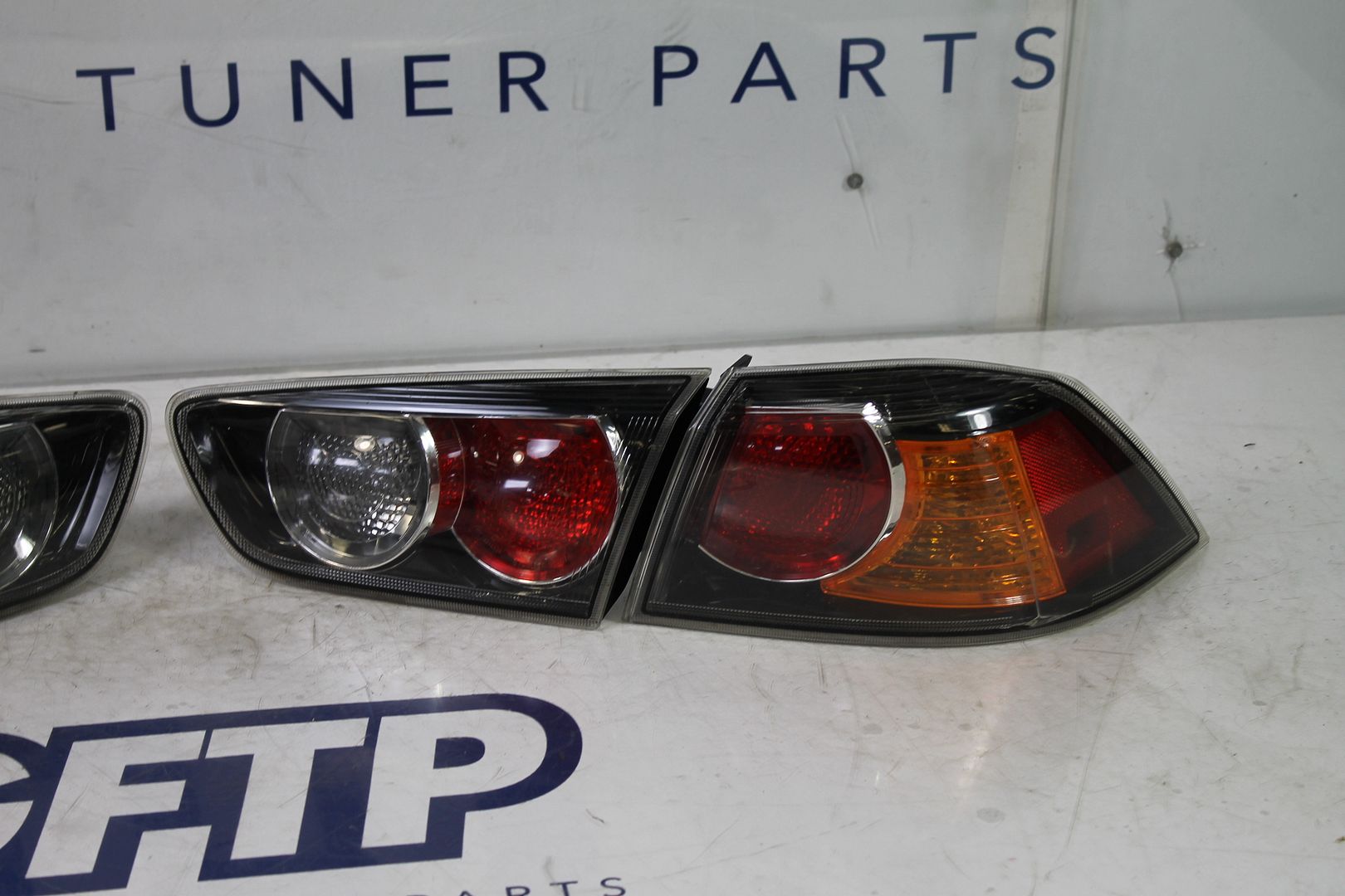 0815 MITSUBISHI EVO EVOLUTION X 10 COMPLETE TAIL LIGHT TAILLIGHT SET
